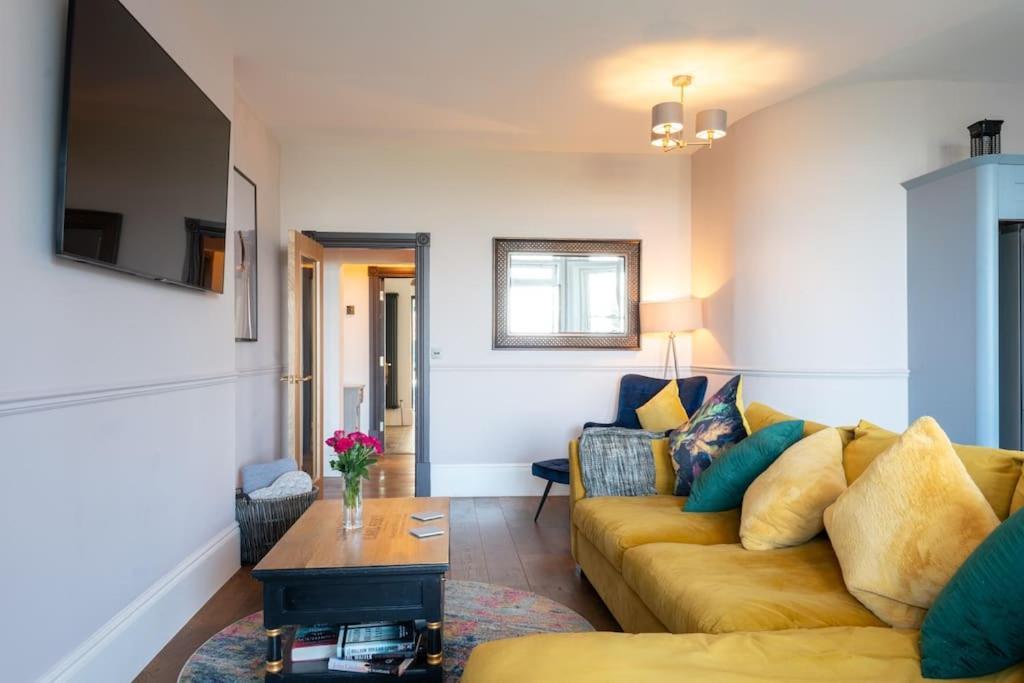 Stylish Beachfront Bolthole With Stunning Sea Views And Luxury Touches Herne Bay Extérieur photo