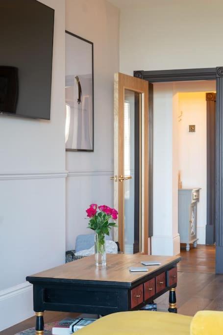 Stylish Beachfront Bolthole With Stunning Sea Views And Luxury Touches Herne Bay Extérieur photo