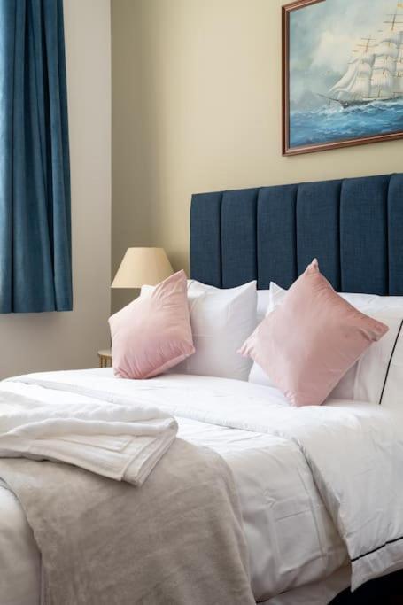 Stylish Beachfront Bolthole With Stunning Sea Views And Luxury Touches Herne Bay Extérieur photo