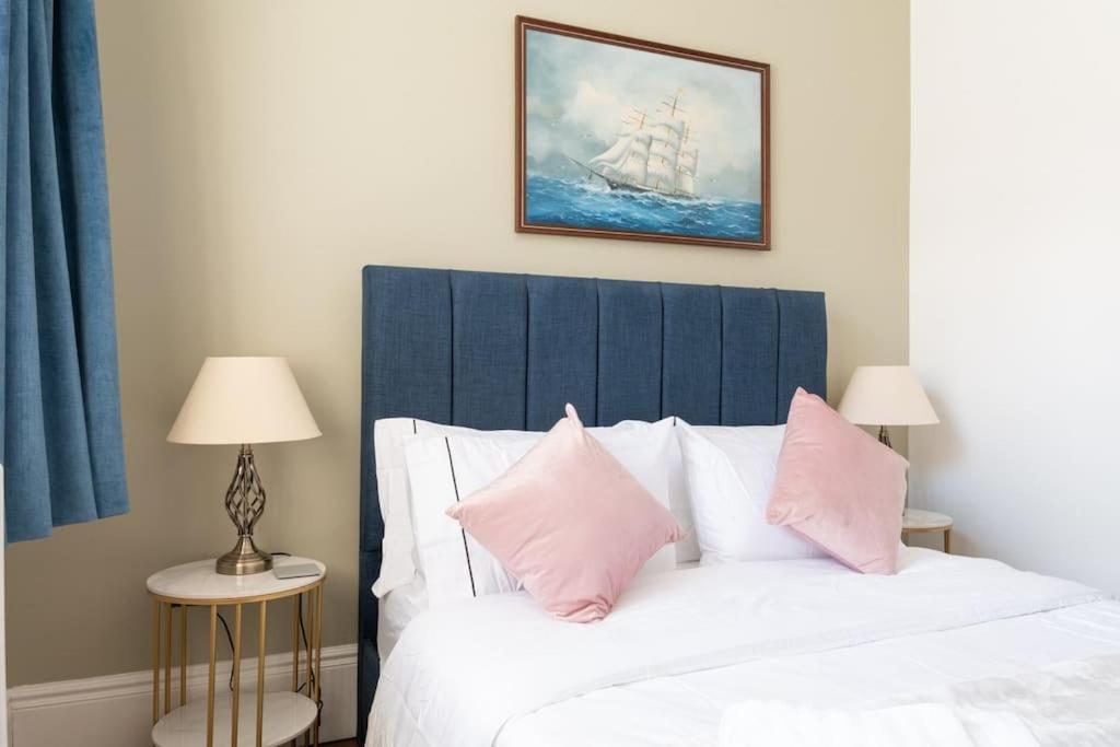 Stylish Beachfront Bolthole With Stunning Sea Views And Luxury Touches Herne Bay Extérieur photo