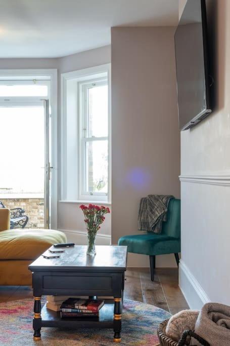 Stylish Beachfront Bolthole With Stunning Sea Views And Luxury Touches Herne Bay Extérieur photo