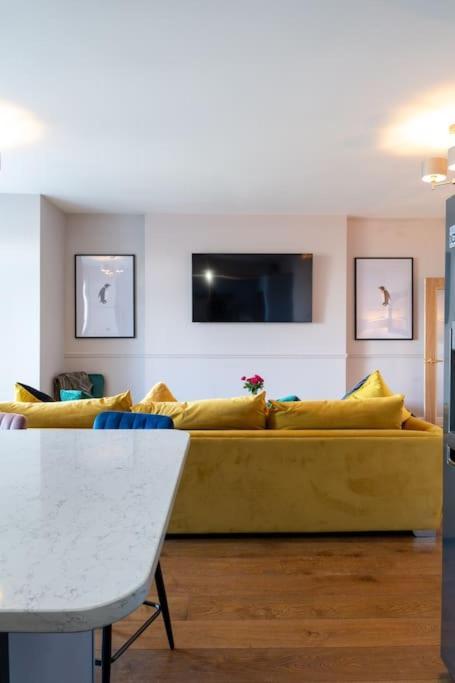 Stylish Beachfront Bolthole With Stunning Sea Views And Luxury Touches Herne Bay Extérieur photo