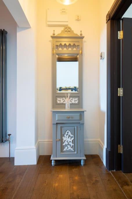 Stylish Beachfront Bolthole With Stunning Sea Views And Luxury Touches Herne Bay Extérieur photo