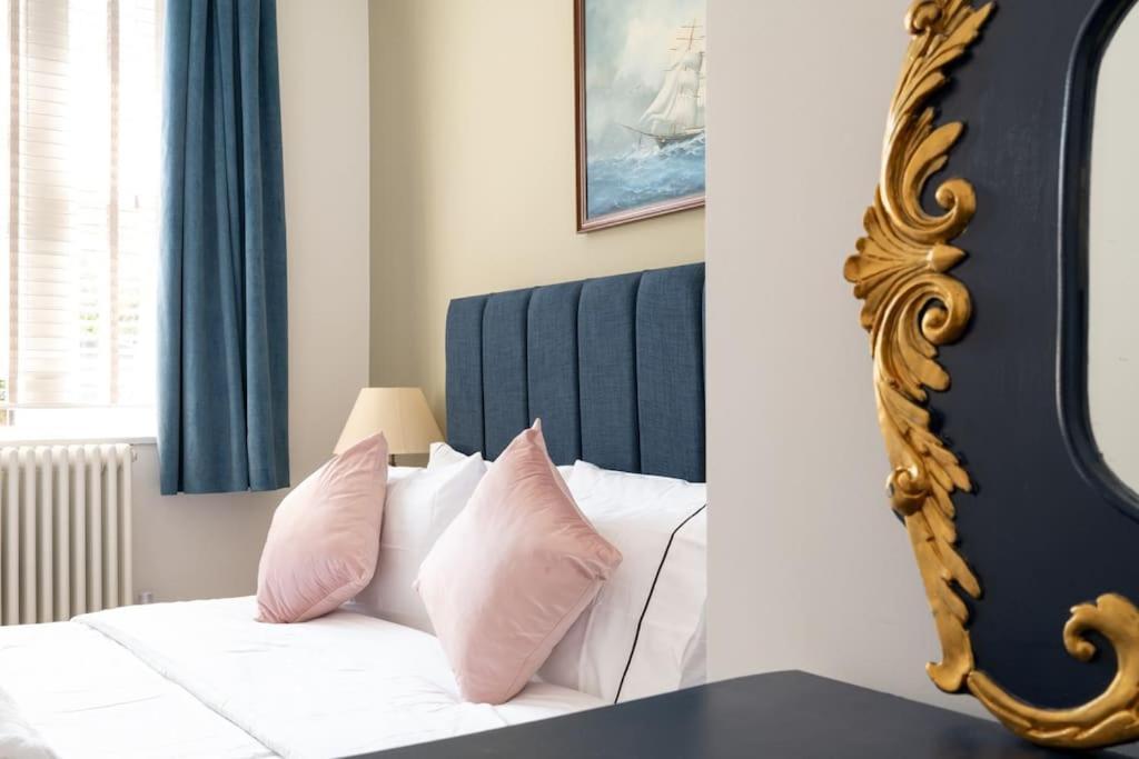 Stylish Beachfront Bolthole With Stunning Sea Views And Luxury Touches Herne Bay Extérieur photo