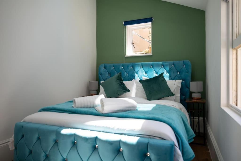 Stylish Beachfront Bolthole With Stunning Sea Views And Luxury Touches Herne Bay Extérieur photo