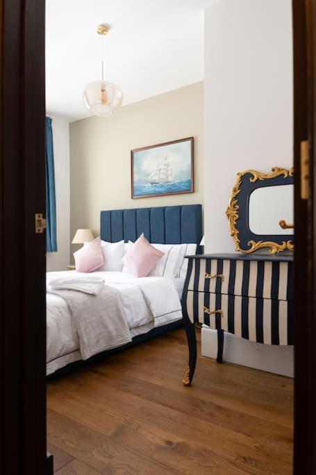Stylish Beachfront Bolthole With Stunning Sea Views And Luxury Touches Herne Bay Extérieur photo