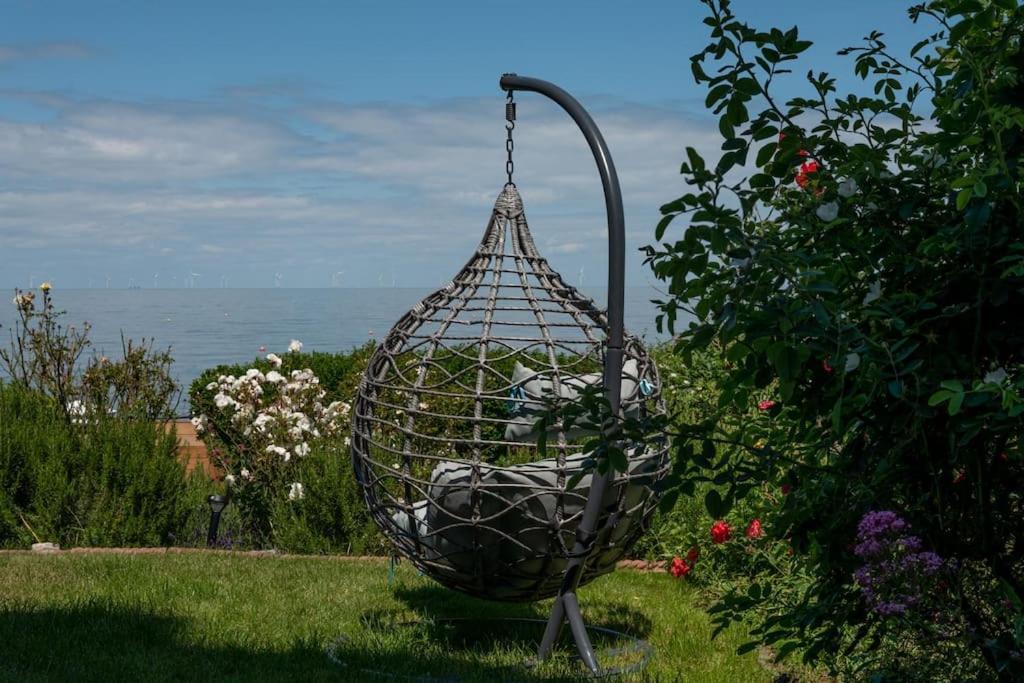 Stylish Beachfront Bolthole With Stunning Sea Views And Luxury Touches Herne Bay Extérieur photo